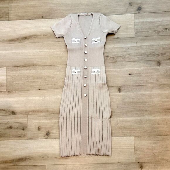 Women's Short Sleeve Deep V Neck Knitted Bodycon Button Sweater Dress - NWOT - Picture 3 of 6